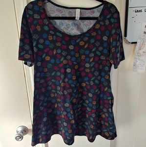LulaRoe Perfect T Fits like a Medium/Large